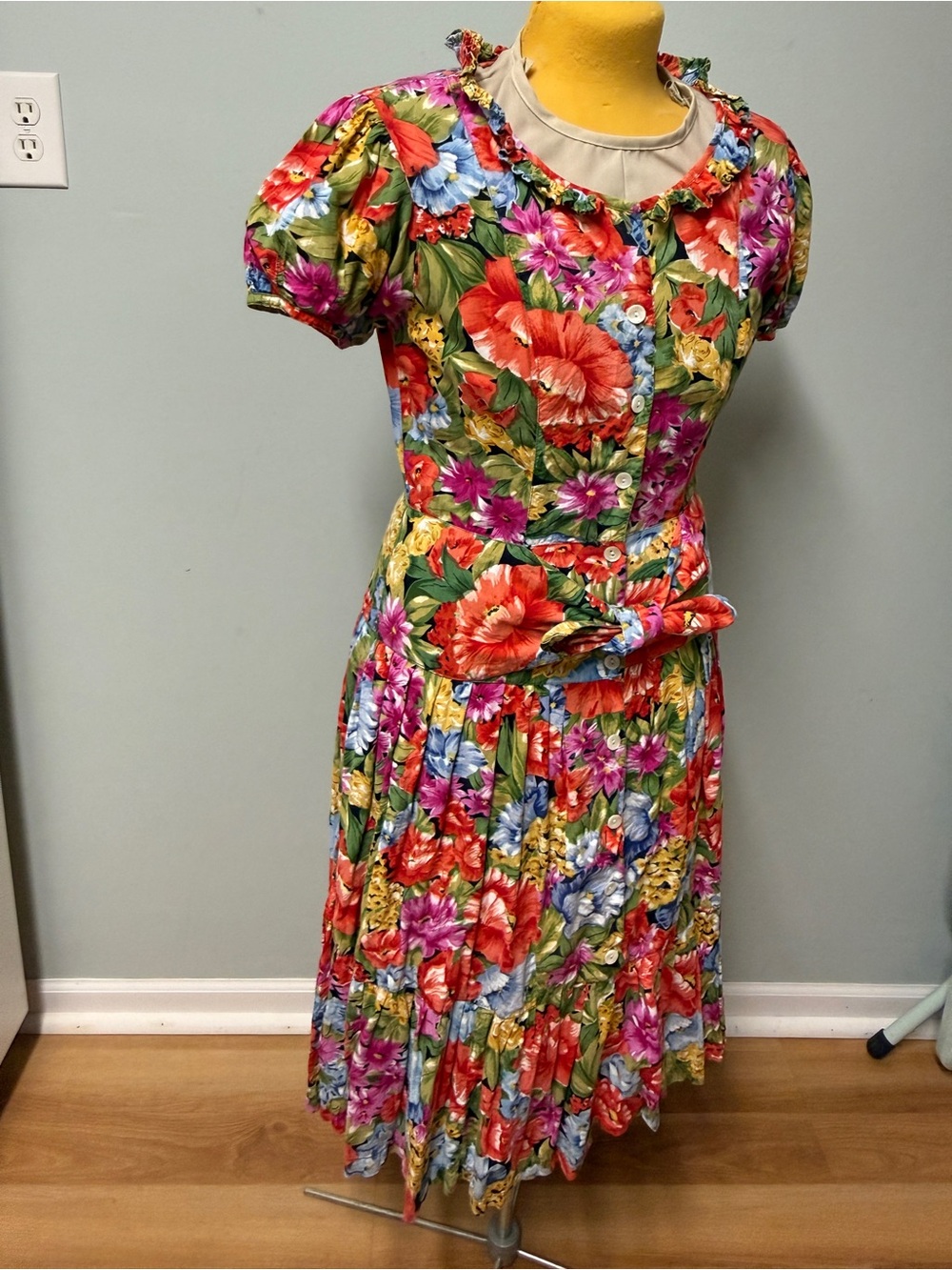 Floral Button-Front Midi Dress in Multicolor